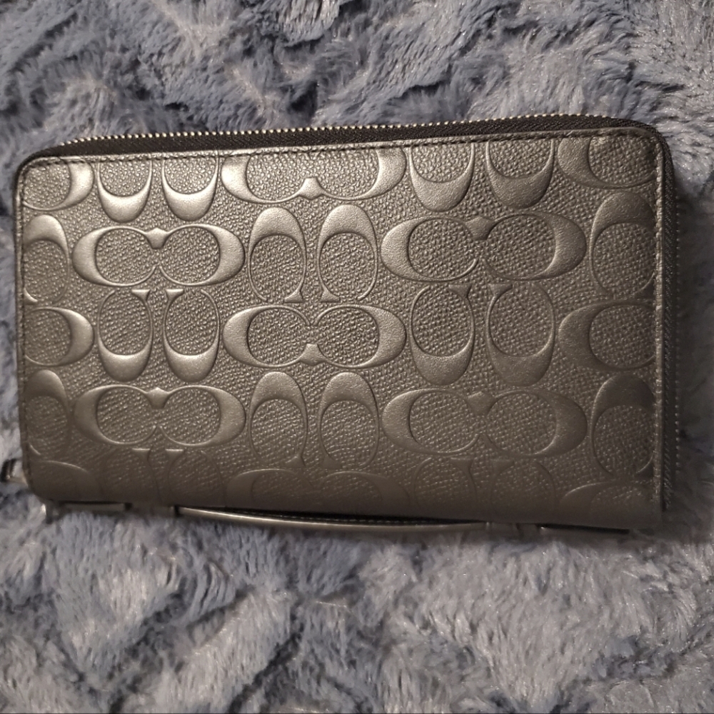Coach Double Zip Travel Organizer Wallet Billfold Clutch Embossed Leather Black